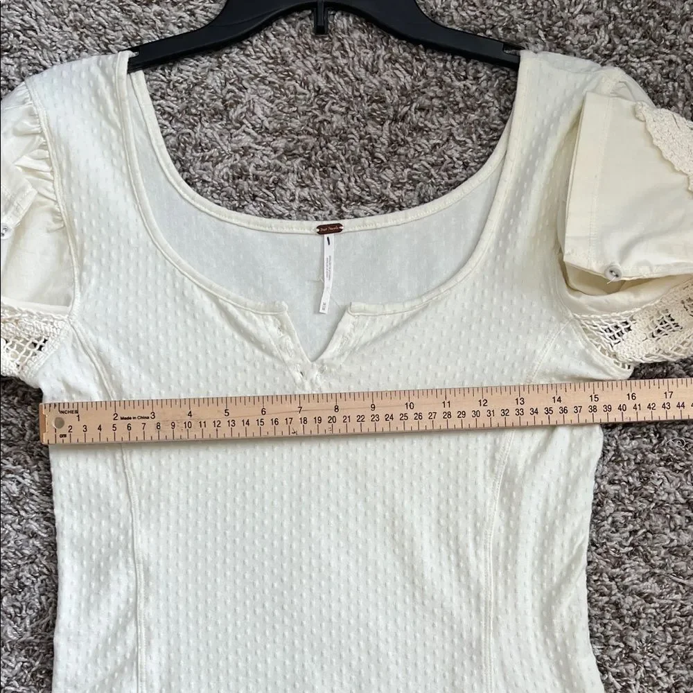 Like New! Free People Brunch Date Henley Top Ivory in Size M
